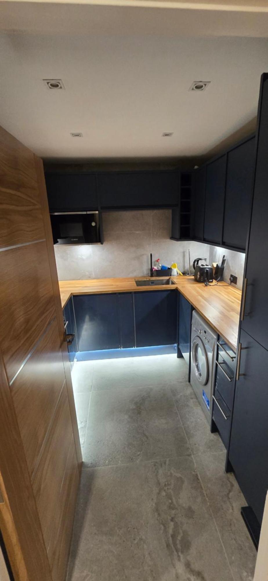 Cozy 2br, In A Gated Building Londres